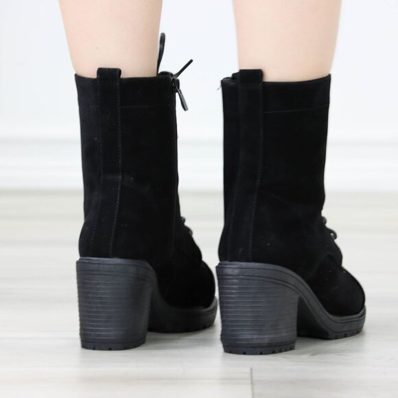 Womens Ankle Boots Lace Up Lug Sole Rubber Low Heel Black Faux Suede - Picture 6 of 12